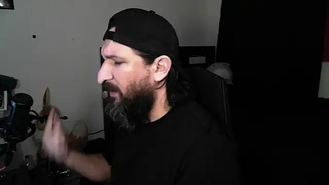 Snapshot of DevilPup75_ chatting on 05-18-26, 07:47 DevilPup75 online show from 05-18-26, 07:47