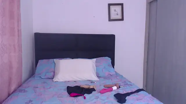 Snapshot of Tiiana chatting on 02-19-26, 05:09 Tiiana online show from 02-19-26, 05:09