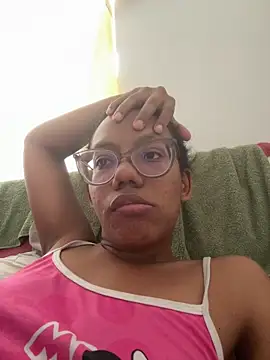 Snapshot of Valen1800 chatting on 02-15-26, 08:38 Valen1800 online show from 02-15-26, 08:38