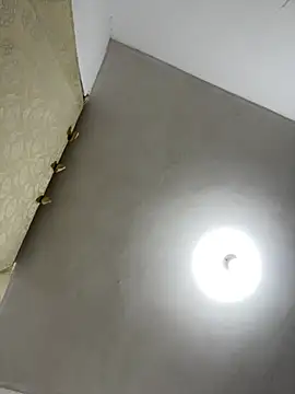 Valen1800 online show from 04-20-26, 02:47