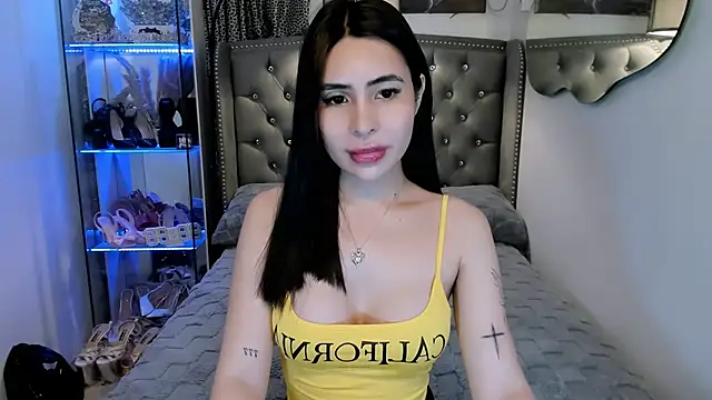 Claudia empress online show from 10-13-25, 08:20