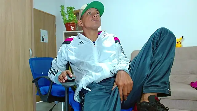 skinny23cm online show from 10-09-25, 12:47