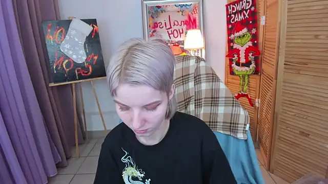 Snapshot of Madelaineses chatting on 01-06-26, 10:08 Madelaineses online show from 01-06-26, 10:08