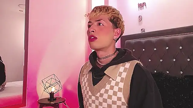 OzorioDany online show from 10-01-25, 03:56