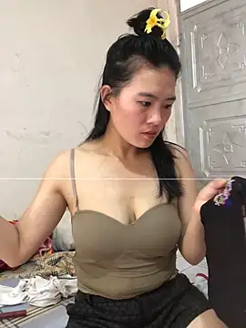 Maymay97 online show from 10-13-25, 04:34