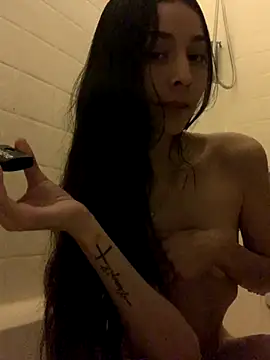 Snapshot of lovinlush chatting on 09-17-25, 04:08 lovinlush online show from 09-17-25, 04:08