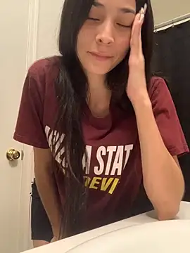 Snapshot of lovinlush chatting on 11-08-25, 05:18 lovinlush online show from 11-08-25, 05:18