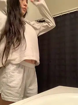 Snapshot of lovinlush chatting on 11-16-25, 05:40 lovinlush online show from 11-16-25, 05:40