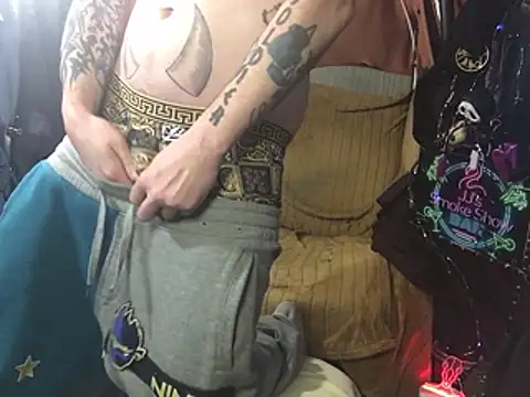 imglorious1010 online show from 02-26-26, 04:22