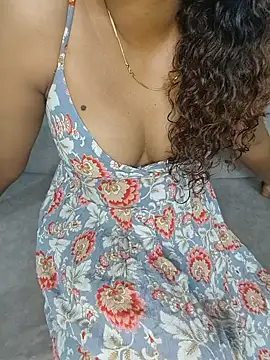 Tamilpallavi online show from 05-28-26, 02:20