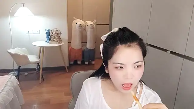 XiaoAnQi online show from 09-20-25, 12:06