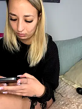 Snapshot of Celine_charme chatting on 10-02-25, 12:01 Celine charme online show from 10-02-25, 12:01