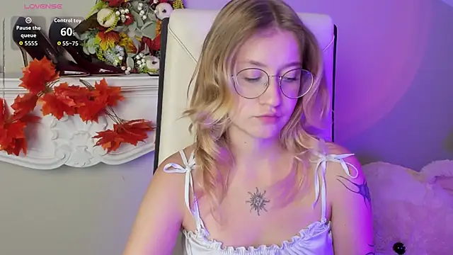 Nerissa xo online show from 09-28-25, 08:03