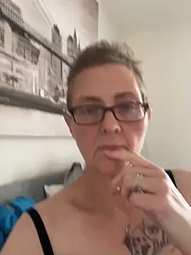 Curvy-Jinx online show from 10-13-25, 08:03