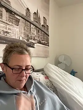 Curvy-Jinx online show from 11-09-25, 01:53