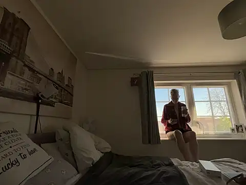 Curvy-Jinx online show from 04-14-26, 07:36