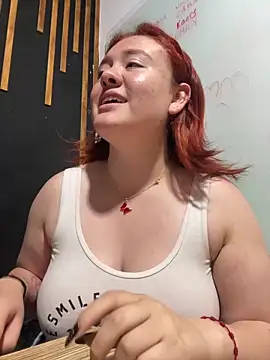 Snapshot of AliaMiller_ chatting on 12-18-25, 01:17 AliaMiller online show from 12-18-25, 01:17