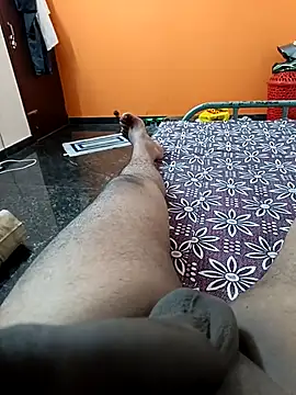 Mr Gentlemen19 online show from 10-21-25, 05:46