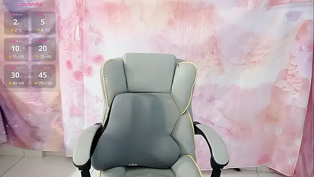 Snapshot of Crush-7ii chatting on 02-13-26, 12:50 Crush-7ii online show from 02-13-26, 12:50