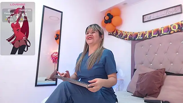 Snapshot of Sophy_Sheikh chatting on 10-21-25, 08:20 Sophy Sheikh online show from 10-21-25, 08:20