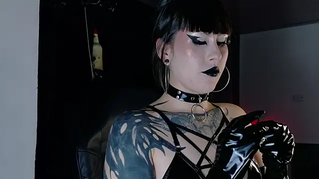 Angelabl0odborne online show from 10-26-25, 10:15