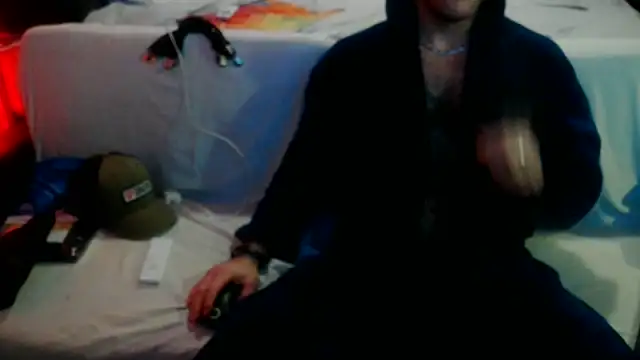 Snapshot of Luv2SuckBWC92 chatting on 09-16-25, 05:41 Luv2SuckBWC92 online show from 09-16-25, 05:41