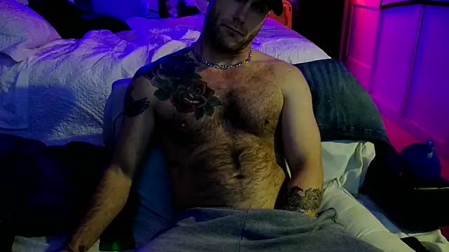 Snapshot of Luv2SuckBWC92 chatting on 09-27-25, 09:03 Luv2SuckBWC92 online show from 09-27-25, 09:03