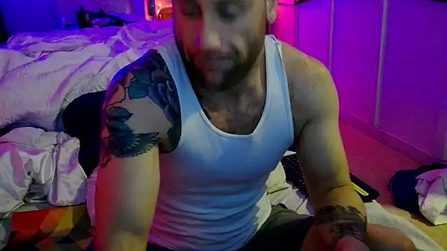 Snapshot of Luv2SuckBWC92 chatting on 09-30-25, 12:59 Luv2SuckBWC92 online show from 09-30-25, 12:59