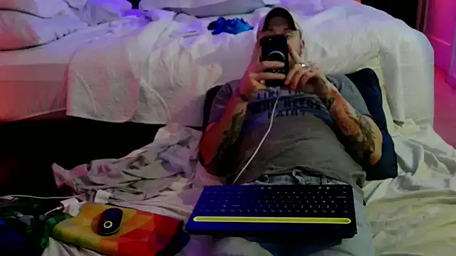 Snapshot of Luv2SuckBWC92 chatting on 10-02-25, 07:04 Luv2SuckBWC92 online show from 10-02-25, 07:04