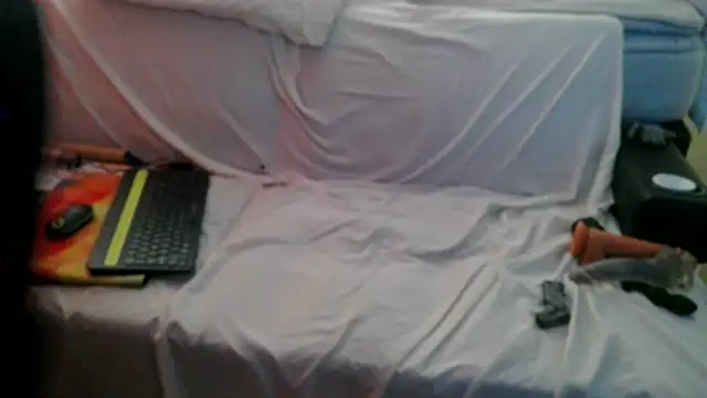 Snapshot of Luv2SuckBWC92 chatting on 10-25-25, 05:19 Luv2SuckBWC92 online show from 10-25-25, 05:19