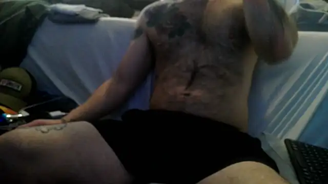 Snapshot of Luv2SuckBWC92 chatting on 11-02-25, 06:10 Luv2SuckBWC92 online show from 11-02-25, 06:10