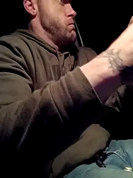 Snapshot of Luv2SuckBWC92 chatting on 12-18-25, 12:49 Luv2SuckBWC92 online show from 12-18-25, 12:49