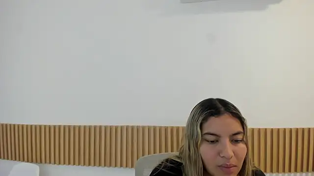 Snapshot of OliviaSweett chatting on 05-16-26, 04:06 OliviaSweett online show from 05-16-26, 04:06
