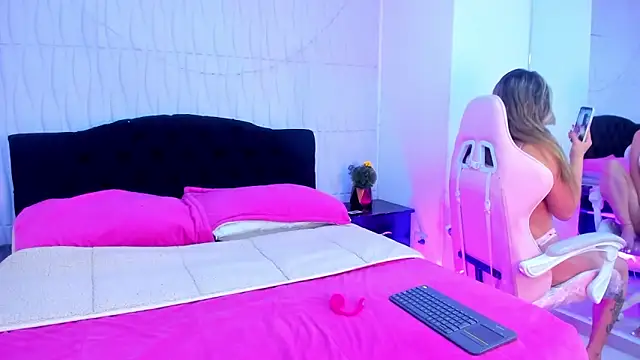 LilaRoussexx online show from 09-08-25, 03:00