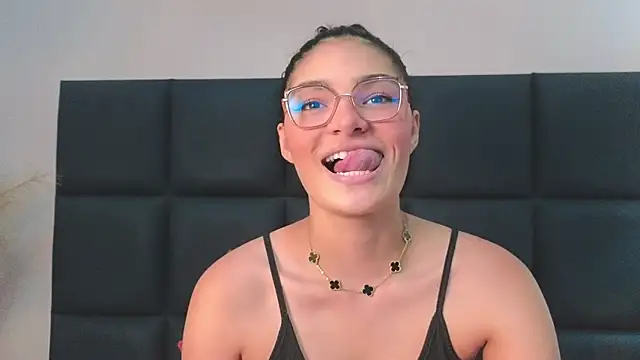 LunaAspen  online show from 04-08-26, 05:57