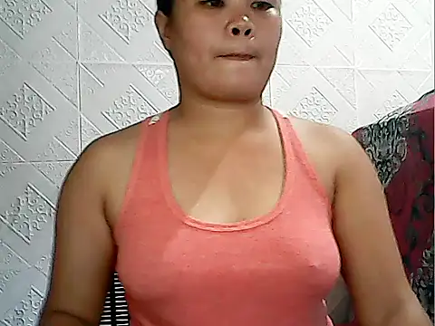 Snapshot of CreamyPussy4uxx chatting on 06-08-26, 02:23 CreamyPussy4uxx online show from 06-08-26, 02:23