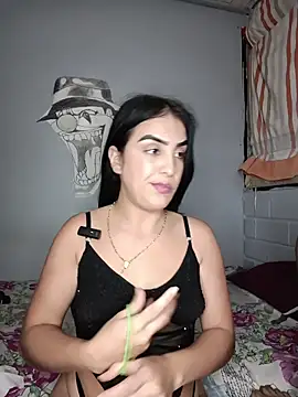 Snapshot of Bigtiti01 chatting on 07-11-26, 09:38 Bigtiti01 online show from 07-11-26, 09:38