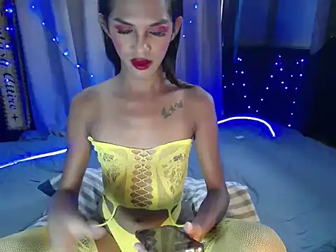 Snapshot of hot_tsmicah chatting on 04-17-26, 04:04 hot tsmicah online show from 04-17-26, 04:04