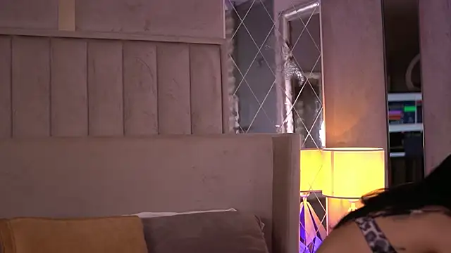 FrancescaDante online show from 10-16-25, 06:14