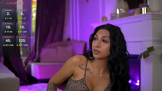 EmaHallee online show from 10-12-25, 07:29