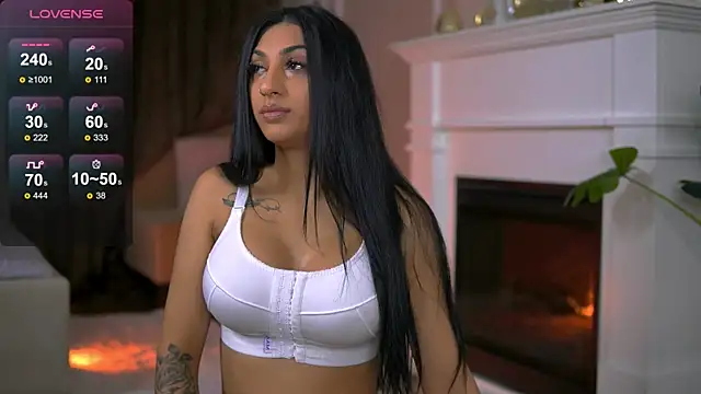 EmaHallee online show from 10-23-25, 03:28