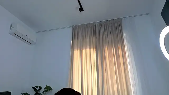 EmaHallee online show from 07-09-26, 03:43