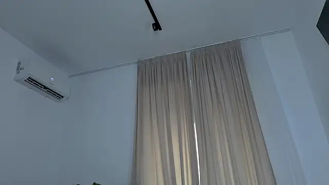 EmaHallee online show from 07-16-26, 03:12
