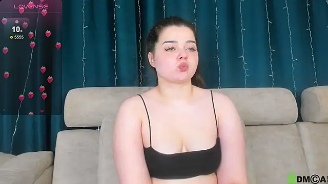 Lola Popp online show from 11-22-25, 03:55