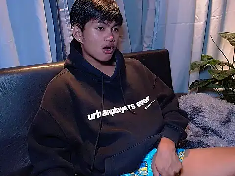 Snapshot of Alexx_143 chatting on 03-01-26, 11:34 Alexx 143 online show from 03-01-26, 11:34