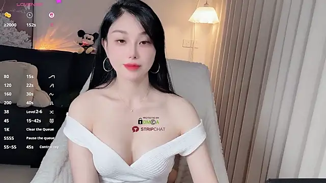 Xiatian520  online show from 04-09-26, 02:11