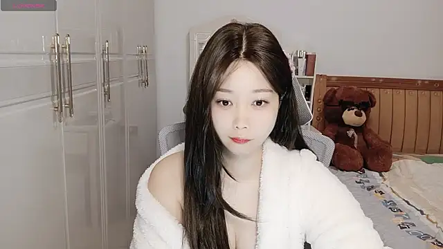 Xiaotantan-99 online show from 10-26-25, 07:20