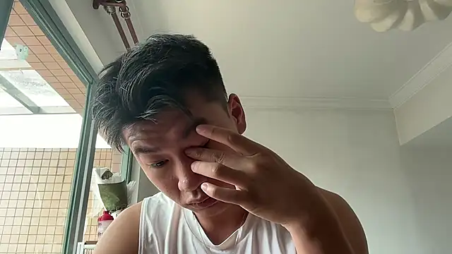 Snapshot of heywilliam chatting on 10-26-25, 02:28 heywilliam online show from 10-26-25, 02:28