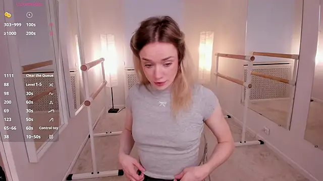 Snapshot of DiscoPotato chatting on 10-29-25, 01:02 DiscoPotato online show from 10-29-25, 01:02