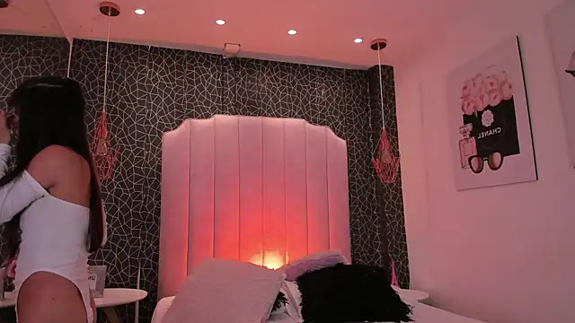 TifannyWolf  online show from 09-09-25, 06:24